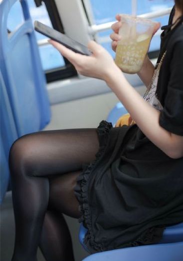 老师胸乳裸露网站_成人直接看