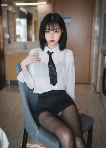 欲望之年轻的助手_4K高清免费观看